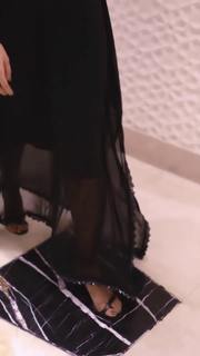 Divya Agarwal feet photo 8