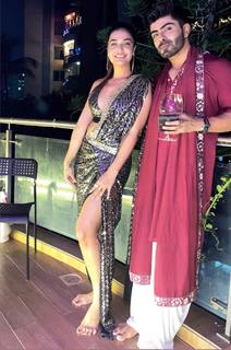Divya Agarwal feet photo 10
