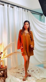 Divya Agarwal feet photo 20