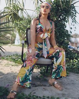 Divya Agarwal feet photo 7