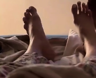 Divya Agarwal feet photo 2