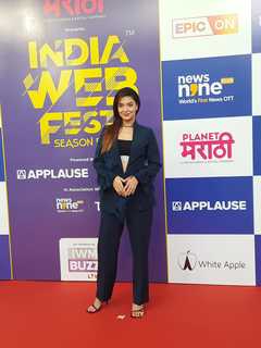 Divya Agarwal feet photo 20