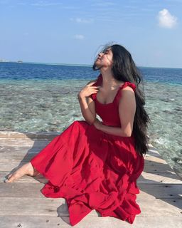 Divya Bharathi feet photo 8