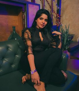 Divya Bharathi feet photo 4