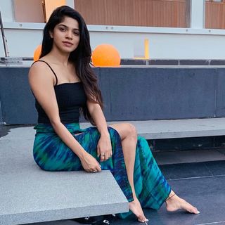 Divya Bharathi feet photo 13