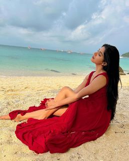 Divya Bharathi feet photo 6