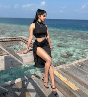 Divya Bharathi feet photo 15