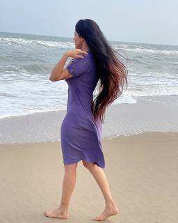Divya Bharathi feet photo 8
