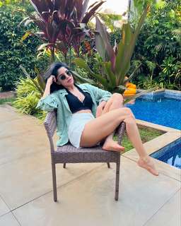 Divya Bharathi feet photo 1