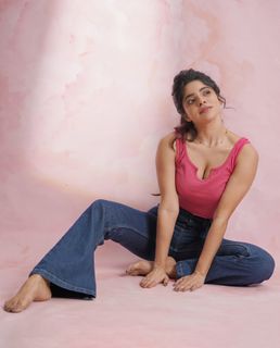 Divya Bharathi feet photo 14