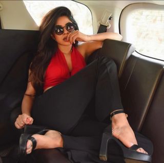 Divya Bharathi feet photo 6