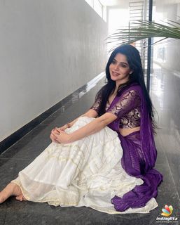 Divya Bharathi feet photo 2