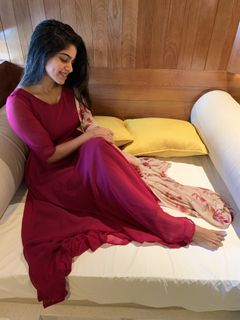Divya Bharathi feet photo 7