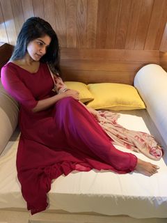 Divya Bharathi feet photo 6
