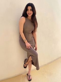 Divya Bharathi feet photo 3