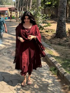 Divya Bharathi feet photo 7