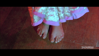 Divya Bharti feet photo 20
