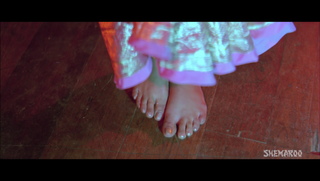 Divya Bharti feet photo 19