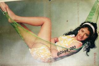 Divya Bharti feet photo 12