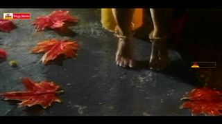 Divya Bharti feet photo 8