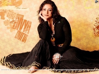 Divya Dutta feet photo 12