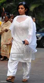 Divya Dutta feet photo 4
