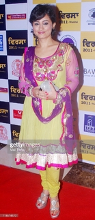 Divya Dutta feet photo 3