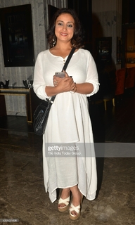 Divya Dutta feet photo 1