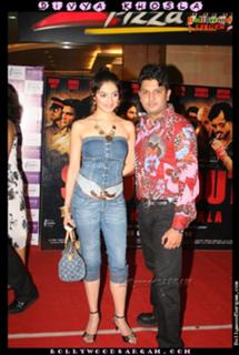 Divya Khossla feet photo thumbnail