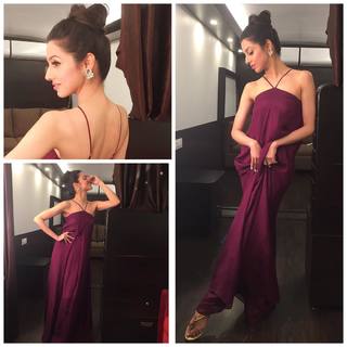 Divya Khossla feet photo thumbnail