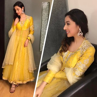 Divya Khossla feet photo thumbnail