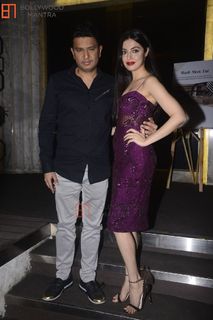 Divya Khossla feet photo thumbnail