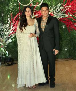 Divya Khossla feet photo thumbnail