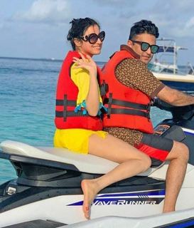 Divya Khossla feet photo thumbnail