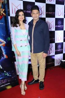 Divya Khossla feet photo thumbnail