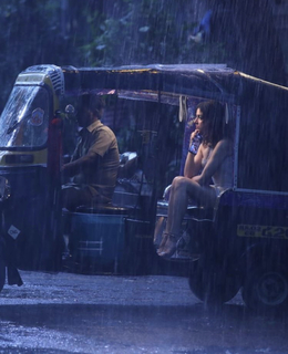 Divya Khossla feet photo thumbnail