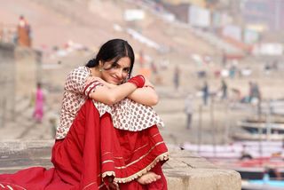 Divya Khossla feet photo thumbnail