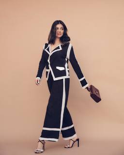 Divya Khossla feet photo thumbnail