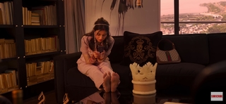 Divya Khossla feet photo thumbnail