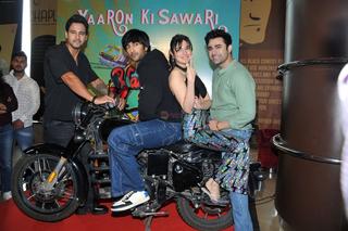 Divya Khossla feet photo thumbnail