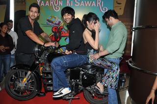 Divya Khossla feet photo thumbnail