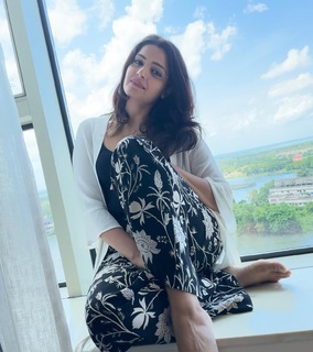 Divya Pillai feet photo 11