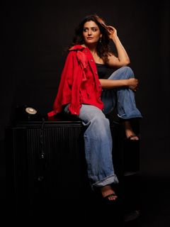 Divya Pillai feet photo 3