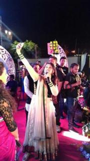 Divyanka Tripathi feet photo thumbnail