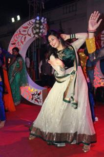 Divyanka Tripathi feet photo thumbnail