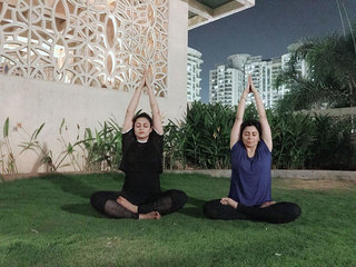 Divyanka Tripathi feet photo thumbnail