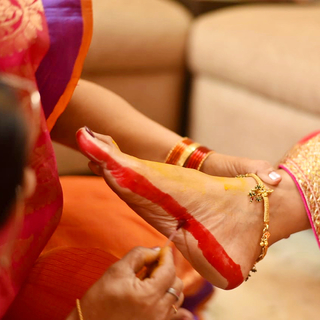 Divyanka Tripathi feet photo thumbnail