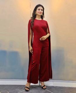 Divyanka Tripathi feet photo thumbnail