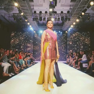 Divyanka Tripathi feet photo thumbnail