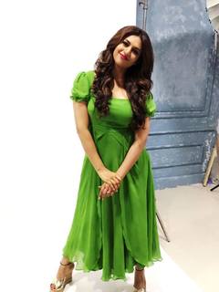 Divyanka Tripathi feet photo thumbnail